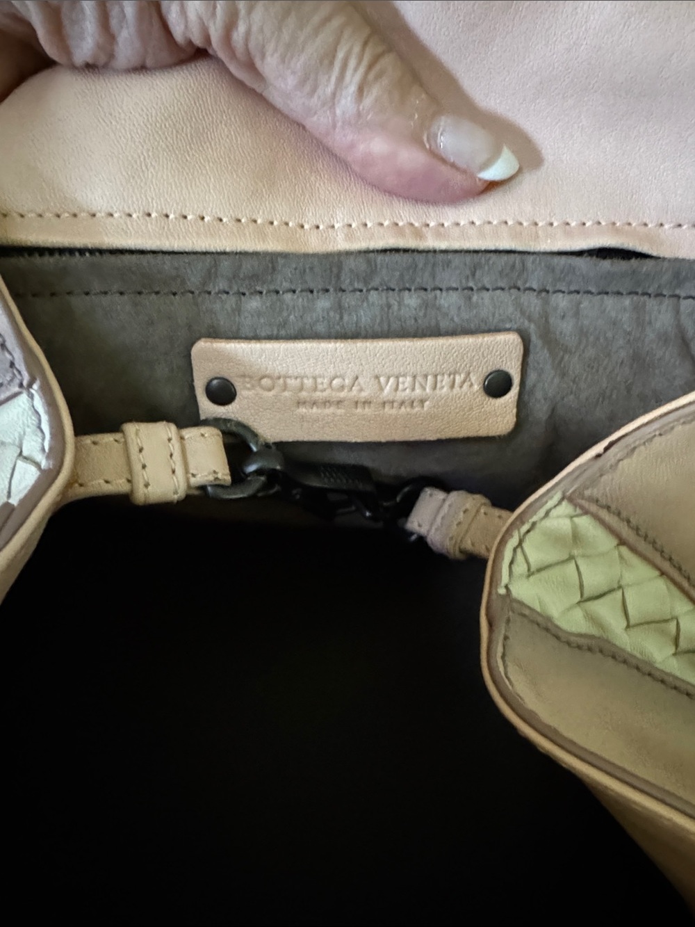 Bottega Veneta Soft Pink Leather Tote Bag with Ivory Braided Trim - Picture 9 of 11